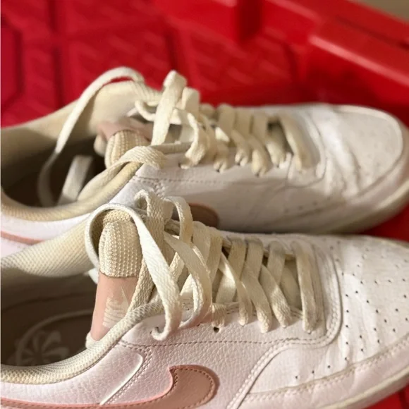Nike White and Pink Sneakers - Picture 4 of 6